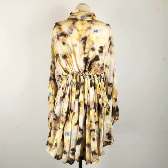 Krista Larson | Wearable Art | Button Up - Picture 15 of 16